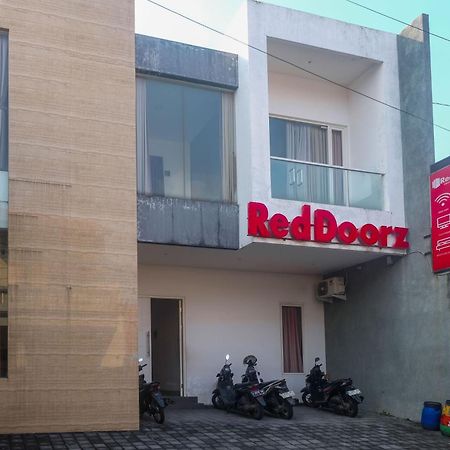 Reddoorz Syariah Near Simpang Lima Semarang Ξενοδοχείο Jomblang Εξωτερικό φωτογραφία