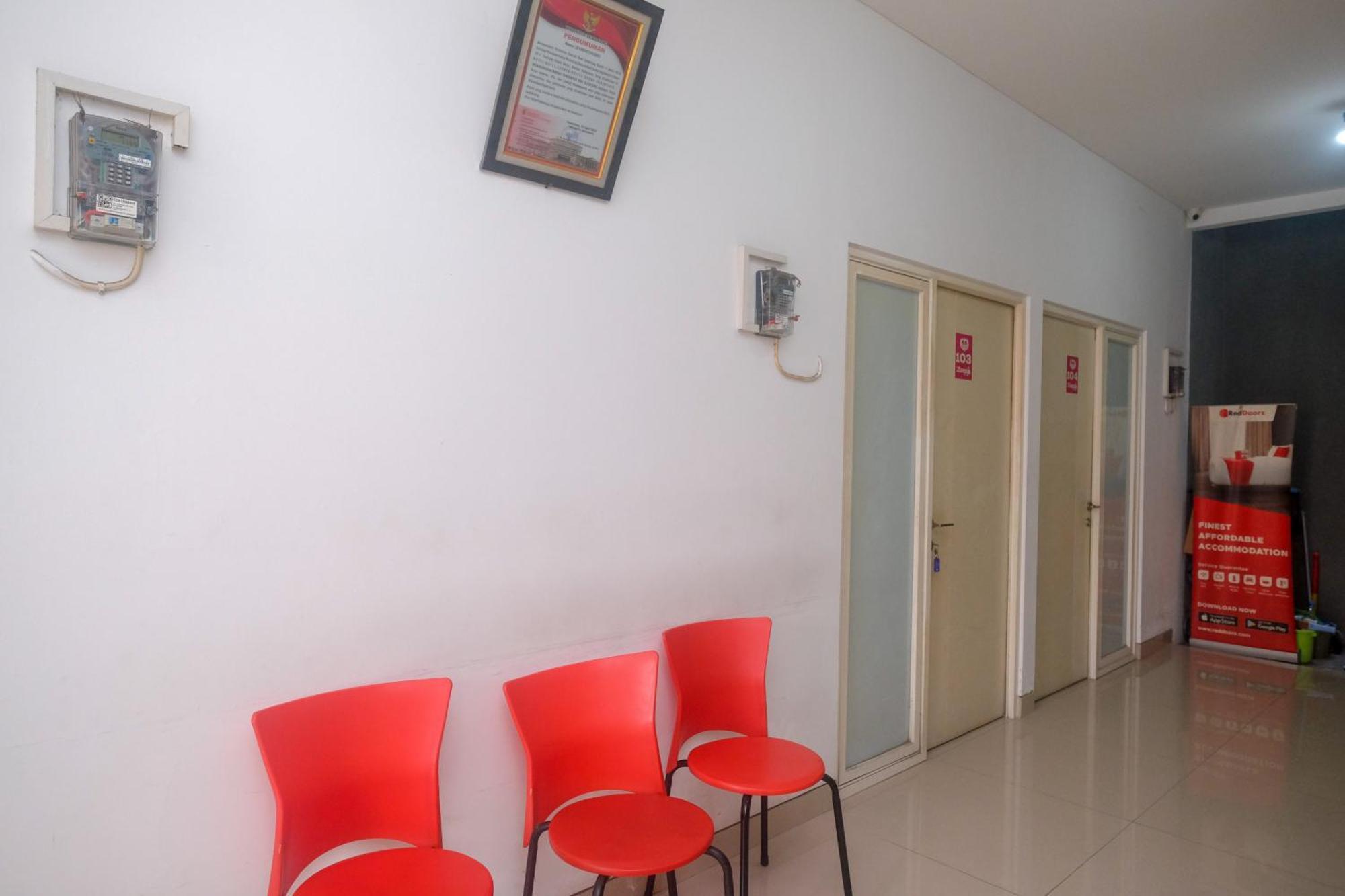 Reddoorz Syariah Near Simpang Lima Semarang Ξενοδοχείο Jomblang Εξωτερικό φωτογραφία