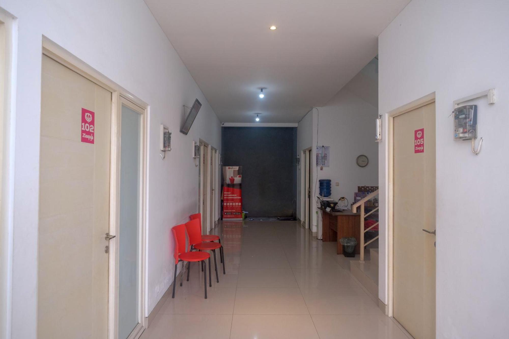 Reddoorz Syariah Near Simpang Lima Semarang Ξενοδοχείο Jomblang Εξωτερικό φωτογραφία